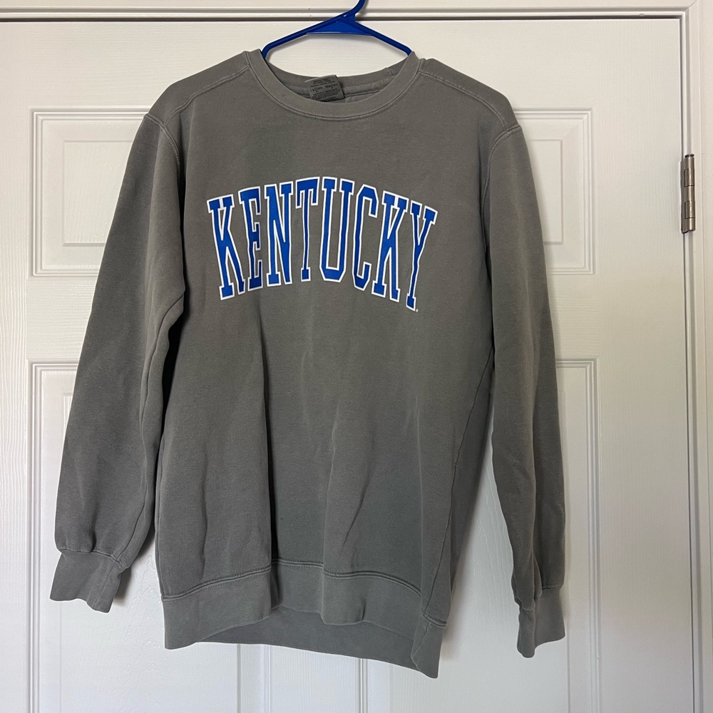 Comfort Colors Kentucky Sweatshirt.